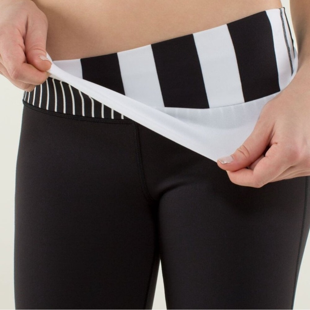 Lululemon Athletica Black Groove flare/Yoga Pant(Luon) - Picture 2 of 9